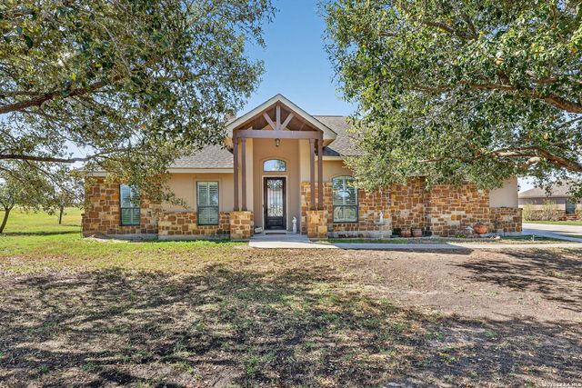 121 Abrego Mount, Floresville, TX 78114