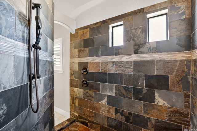 121 Abrego Mount, Floresville, TX 78114