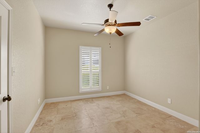 121 Abrego Mount, Floresville, TX 78114