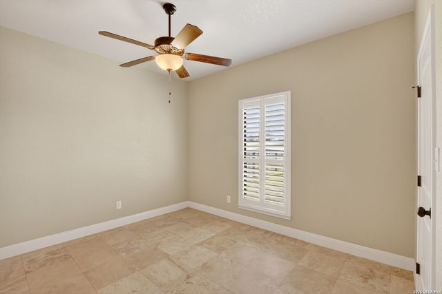 121 Abrego Mount, Floresville, TX 78114