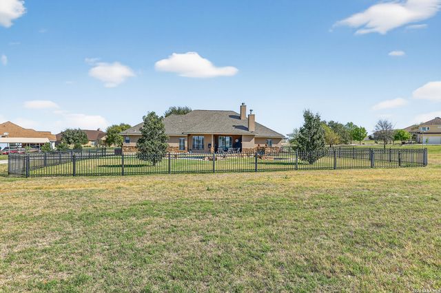 121 Abrego Mount, Floresville, TX 78114