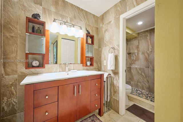 1450 Sheridan Street E 13, Hollywood, FL 33020