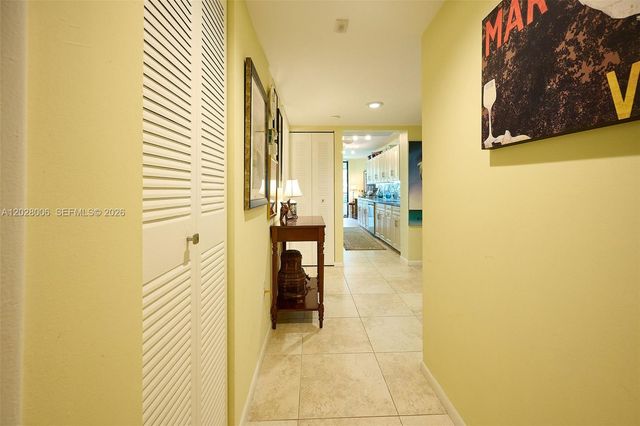 1450 Sheridan Street E 13, Hollywood, FL 33020