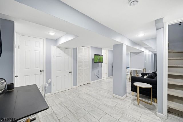 153 Danforth Ave, Jersey City, NJ 07305