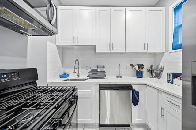 153 Danforth Ave, Jersey City, NJ 07305
