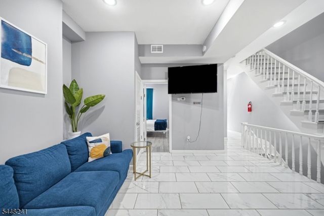 153 Danforth Ave, Jersey City, NJ 07305