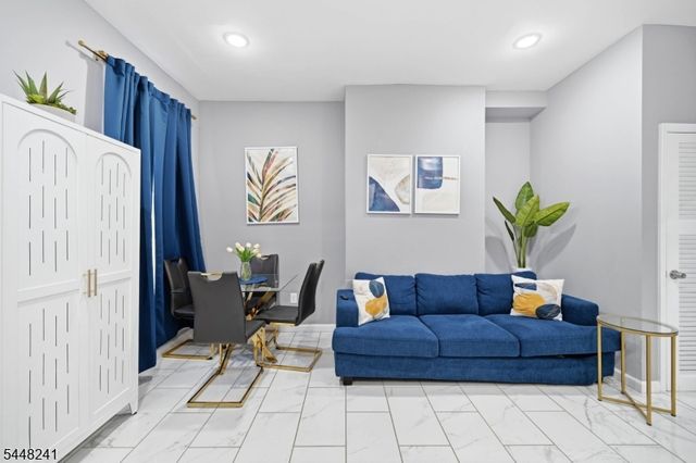 153 Danforth Ave, Jersey City, NJ 07305