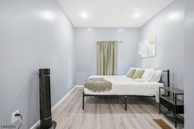 153 Danforth Ave, Jersey City, NJ 07305