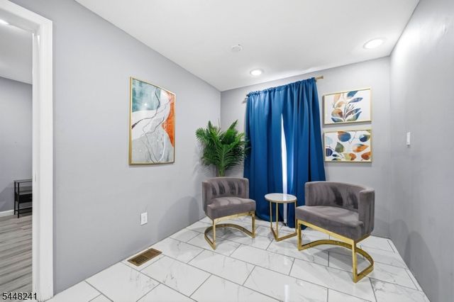 153 Danforth Ave, Jersey City, NJ 07305