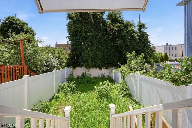 153 Danforth Ave, Jersey City, NJ 07305