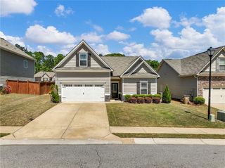 374 Eagles Bluff Way, Hoschton, GA 30548