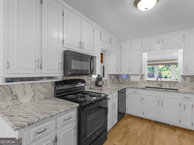 4143 Merle Court, Mcdonough, GA 30252