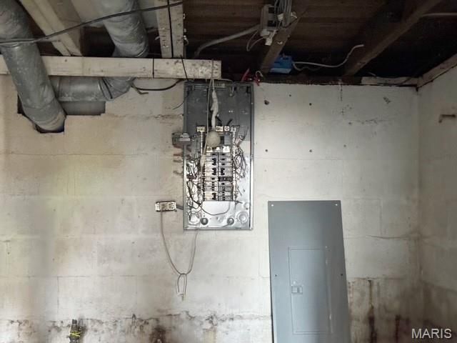 6434 Christopher Drive, St Louis, MO 63129