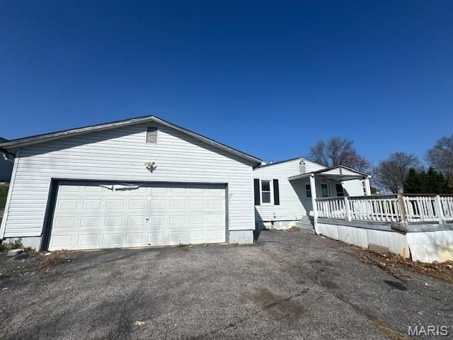 6434 Christopher Drive, St Louis, MO 63129