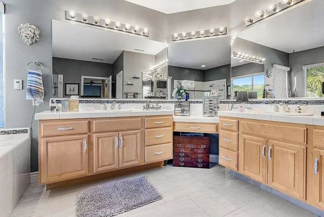 22019 Gold Canyon, Saugus, CA 91390