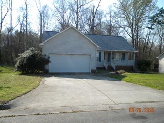 4620 Leprechaun Lane, Winston-salem, NC 27127