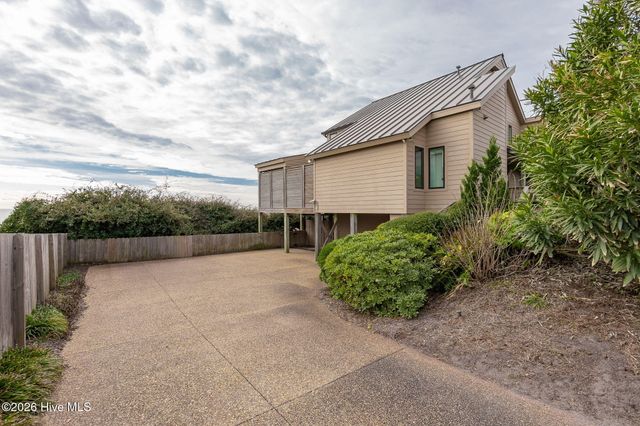 111 Dogwood Circle, Atlantic Beach, NC 28512