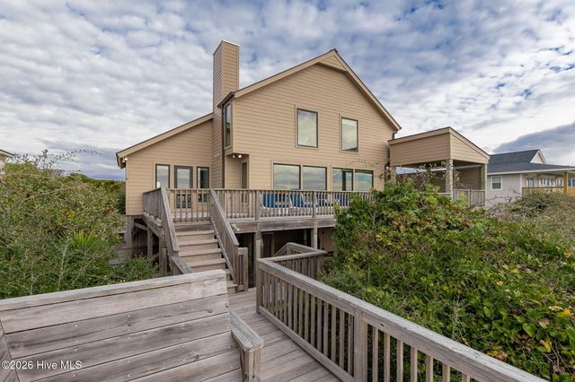 111 Dogwood Circle, Atlantic Beach, NC 28512