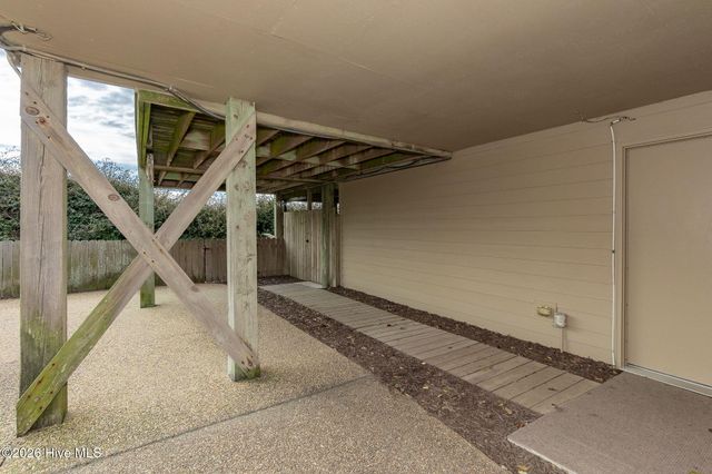 111 Dogwood Circle, Atlantic Beach, NC 28512