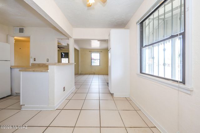 329 W Macarthur Street, Tucson, AZ 85714