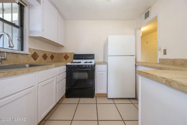 329 W Macarthur Street, Tucson, AZ 85714