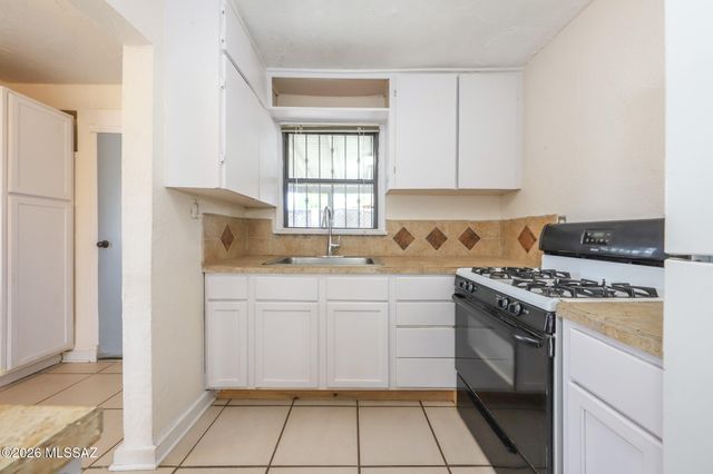 329 W Macarthur Street, Tucson, AZ 85714