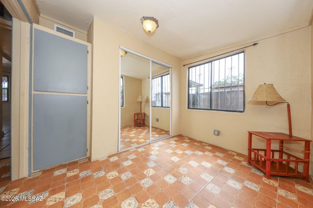 329 W Macarthur Street, Tucson, AZ 85714