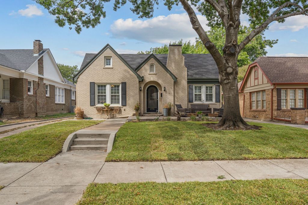 2736 Willing Avenue, Fort Worth, TX 76110 — exterior
