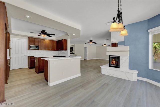 8932 Bracken Cliff Court, Las Vegas, NV 89129