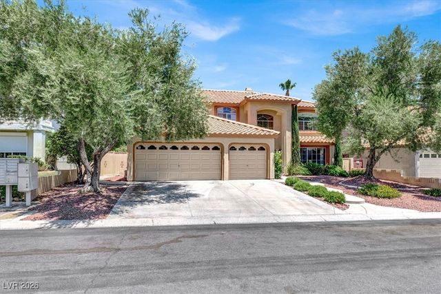 8932 Bracken Cliff Court, Las Vegas, NV 89129