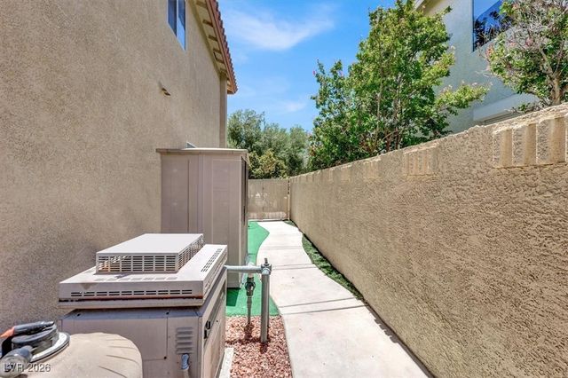 8932 Bracken Cliff Court, Las Vegas, NV 89129