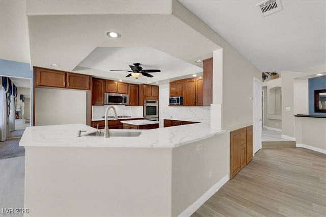 8932 Bracken Cliff Court, Las Vegas, NV 89129