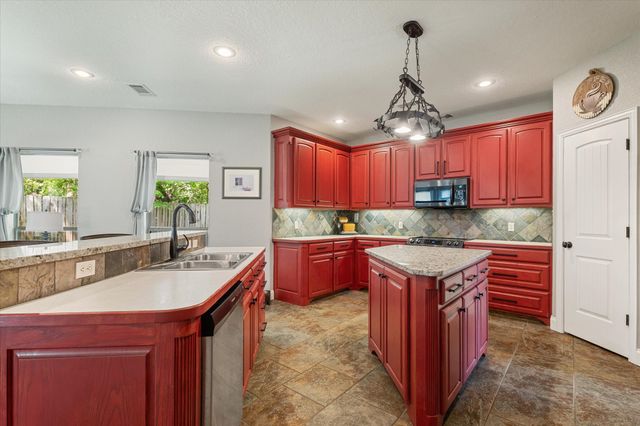 117 Ashlyn Court, Whitesboro, TX 76273