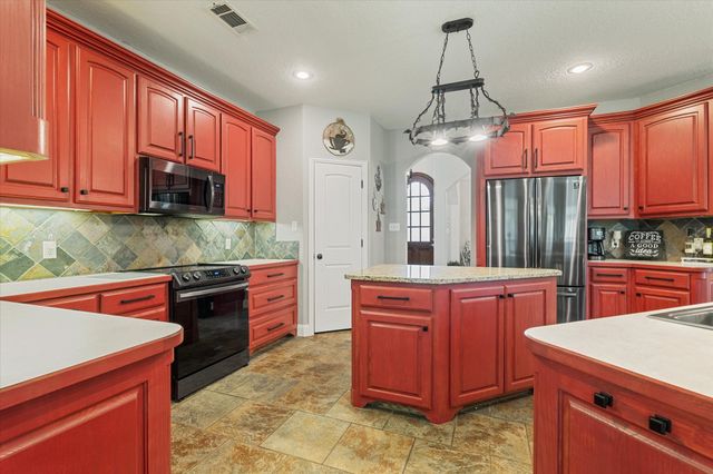 117 Ashlyn Court, Whitesboro, TX 76273