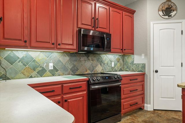 117 Ashlyn Court, Whitesboro, TX 76273