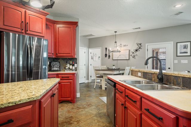 117 Ashlyn Court, Whitesboro, TX 76273