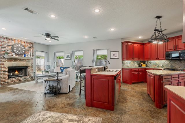 117 Ashlyn Court, Whitesboro, TX 76273