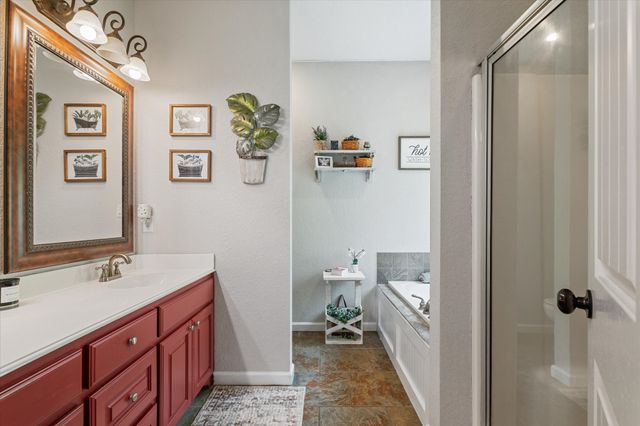 117 Ashlyn Court, Whitesboro, TX 76273