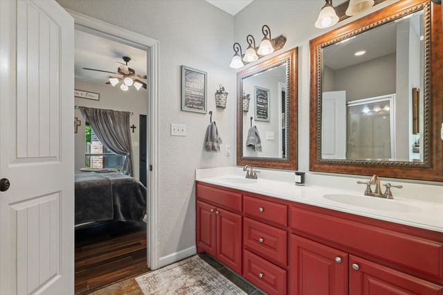 117 Ashlyn Court, Whitesboro, TX 76273