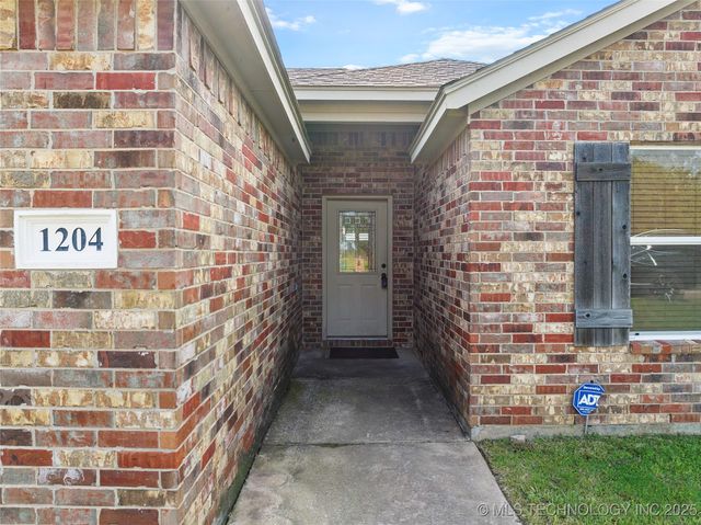 1204 Gantt, Marietta, OK 73448