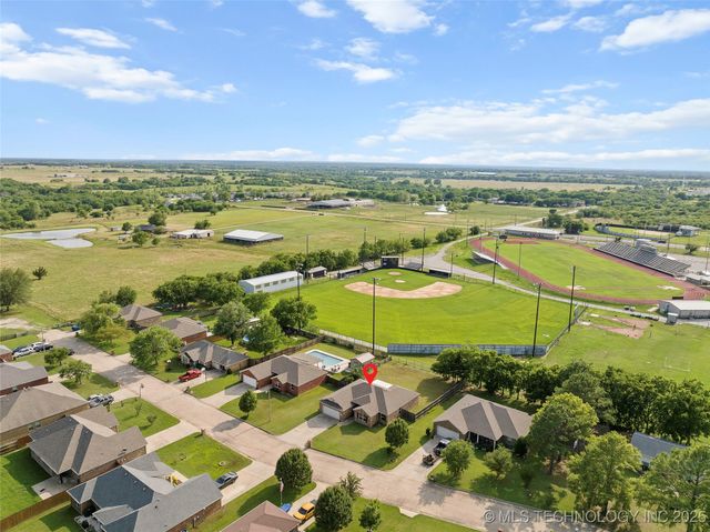 1204 Gantt, Marietta, OK 73448