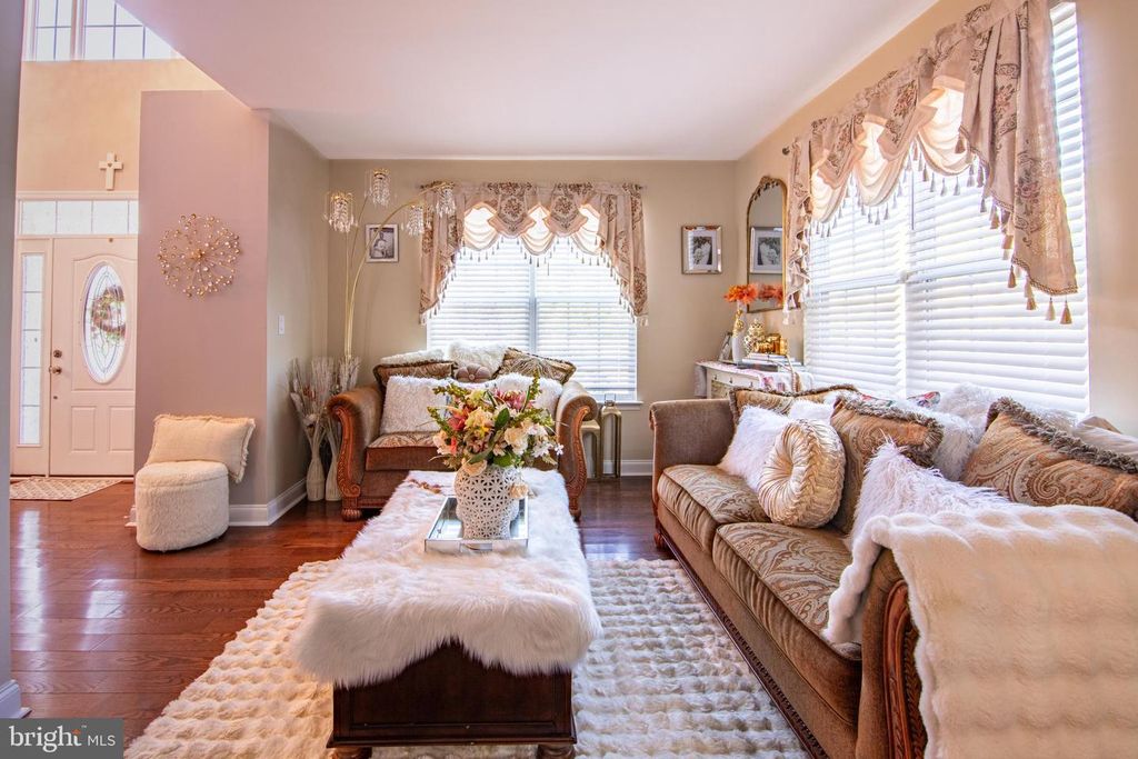279 CHURCHILL DR, Egg Harbor Township, NJ 08234
