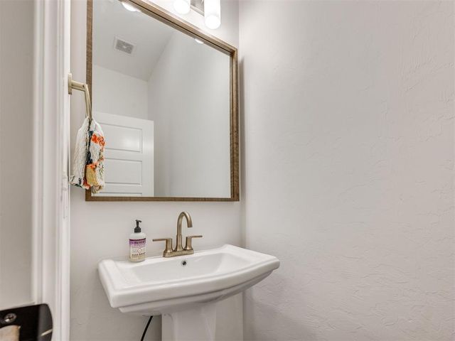 3900 Black Mesa Road, Norman, OK 73071