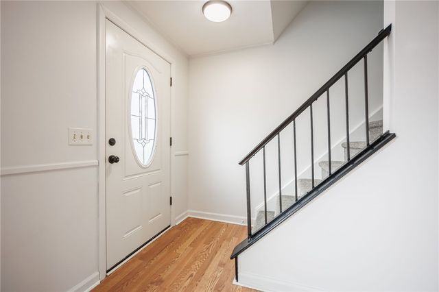 15 Farmbrook Drive, Farmington, NY 14425