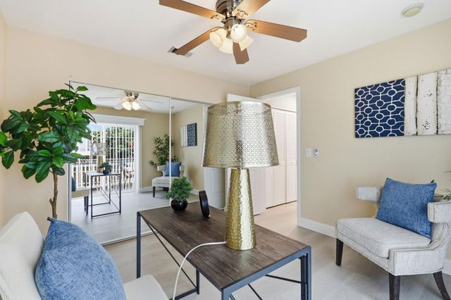 14685 Oka Road 11, Los Gatos, CA 95032