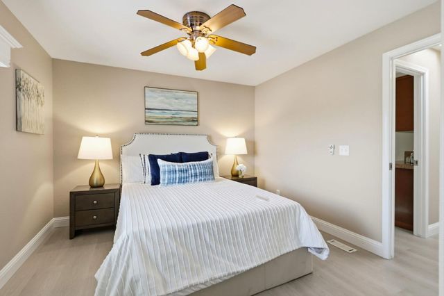 14685 Oka Road 11, Los Gatos, CA 95032