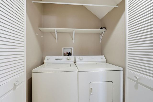 14685 Oka Road 11, Los Gatos, CA 95032