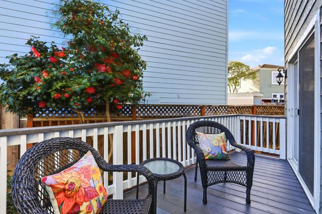 14685 Oka Road 11, Los Gatos, CA 95032