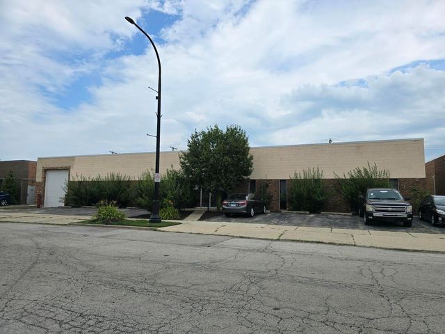 6445 N Hamlin Avenue, Lincolnwood, IL 60712