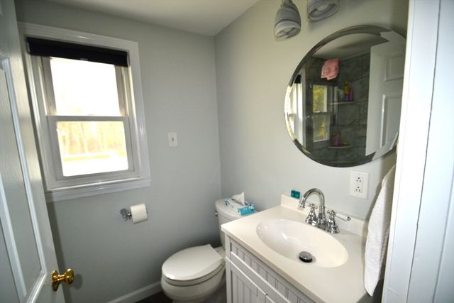 545 W Water St, Rockland, MA 02370